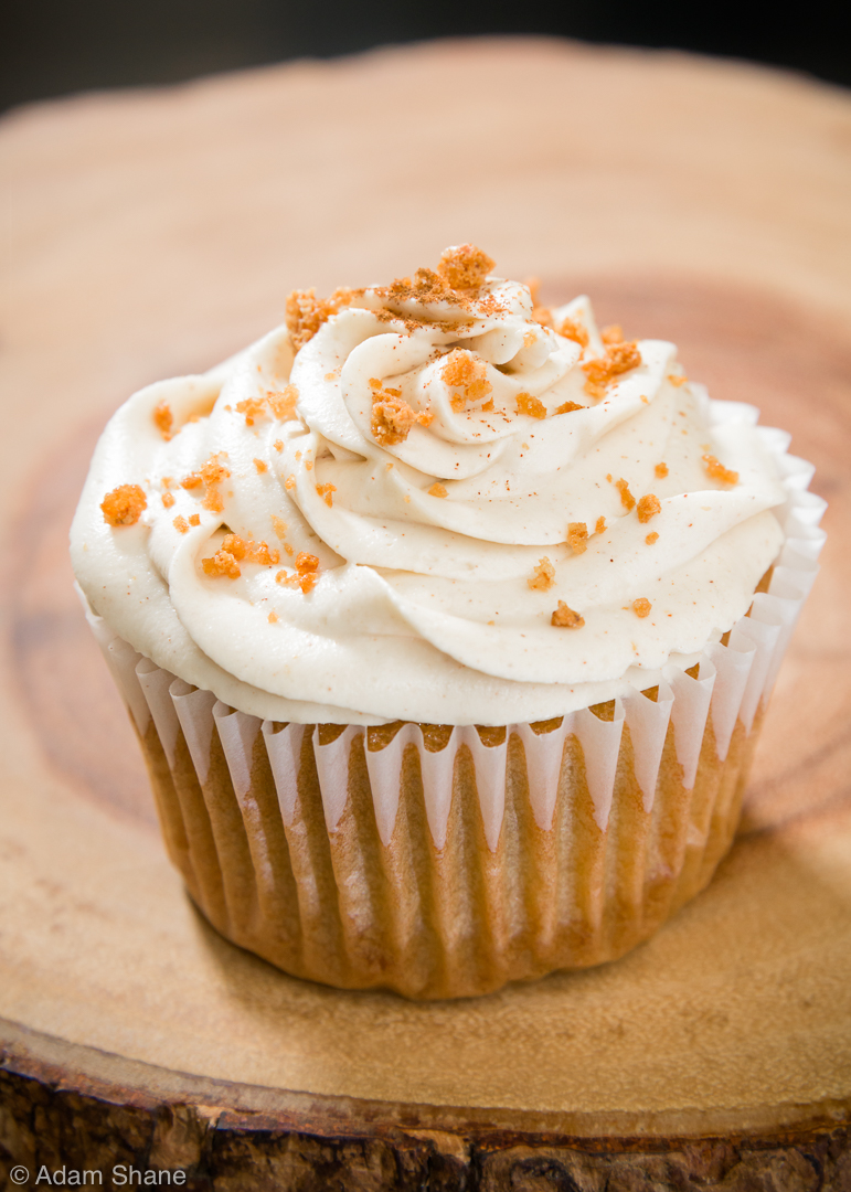 16-Deluxe Delights - Amaretto Cupcake